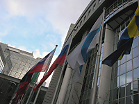 Drapeaux des tats membres en face du Parlement Europen, Bruxelles