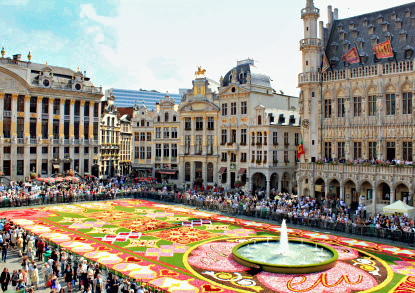 2010 Flower carpet on the Grand Place, Brussels (© Eupedia.com)