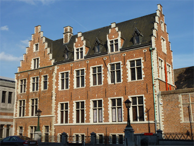15th-century Hôtel de Clèves-Ravenstein, (© Eupedia.com)