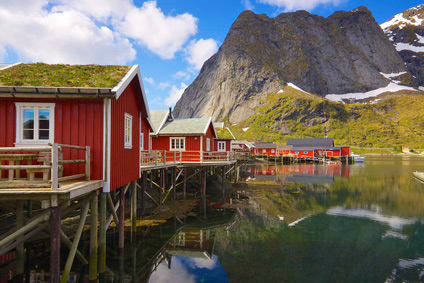 Fishing huts with sod roof, Norway (© harvepino - Fotolia.com)